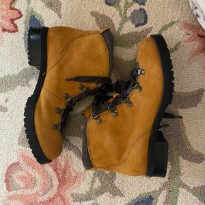 Clark’s Faralyn Suede hiking boot
